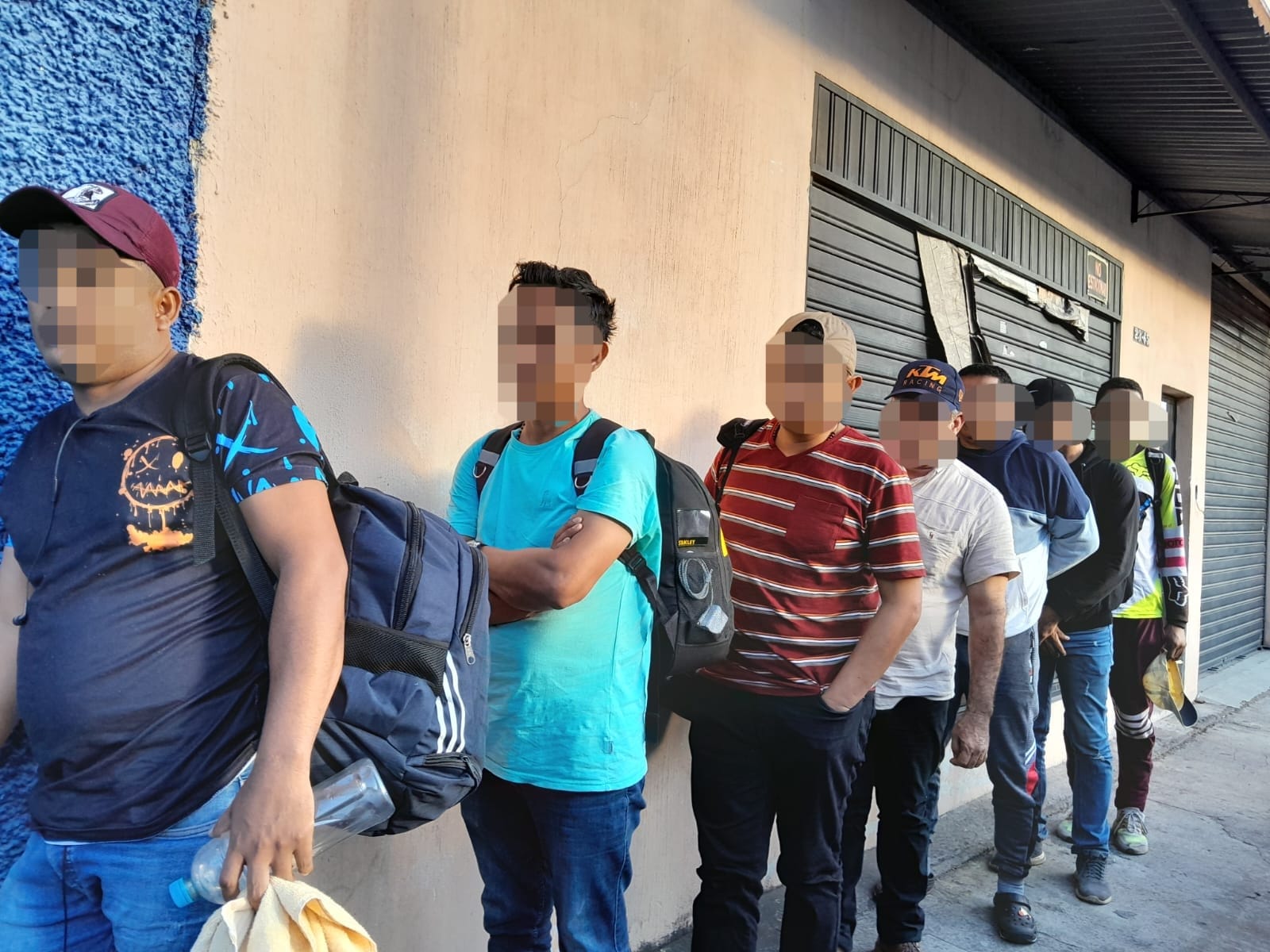 Cuatro ecuatorianos, dos venezolanos y un colombiano con situación irregular.