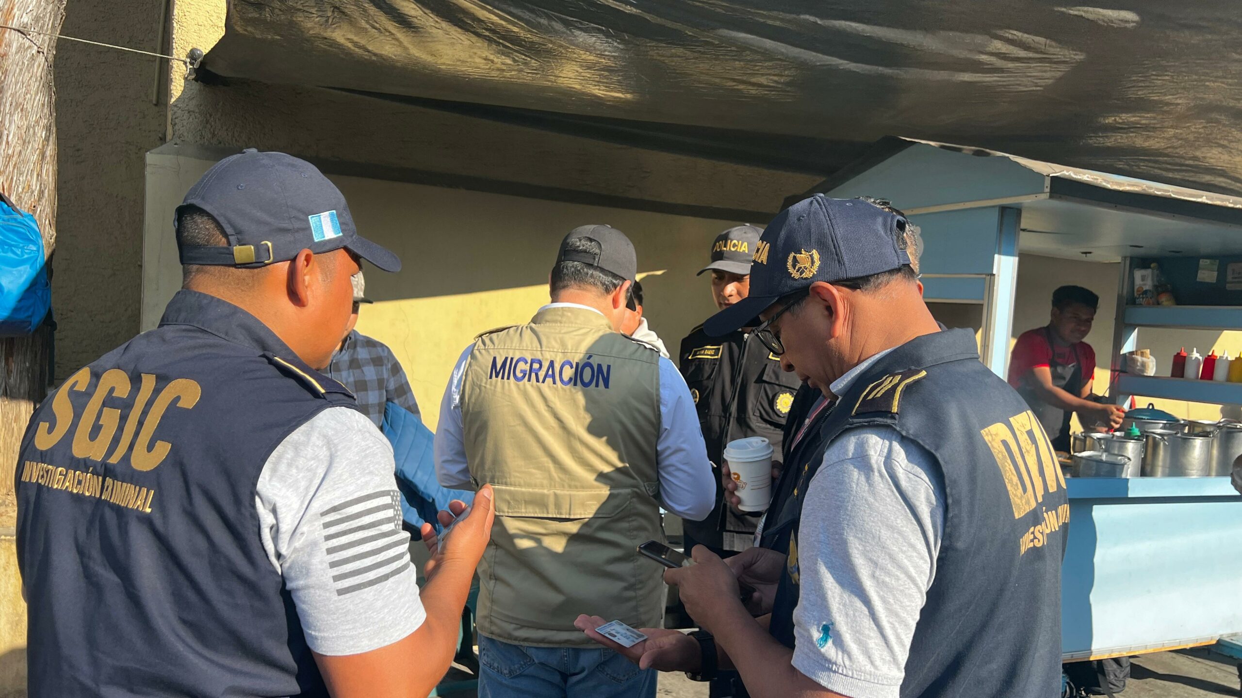 Operativo en el Centro de Emisión de Pasaportes.